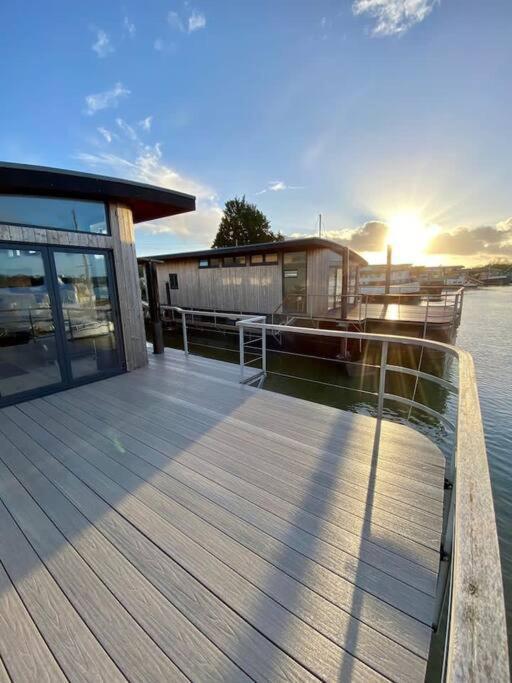Houseboat Eleuthera Bembridge Exterior photo